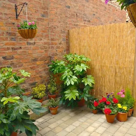 The Boutique Garden Apartment York